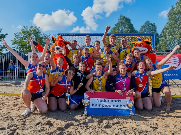 Molecaten NK Beach Handball 2016 Prijsuitreiking img 091